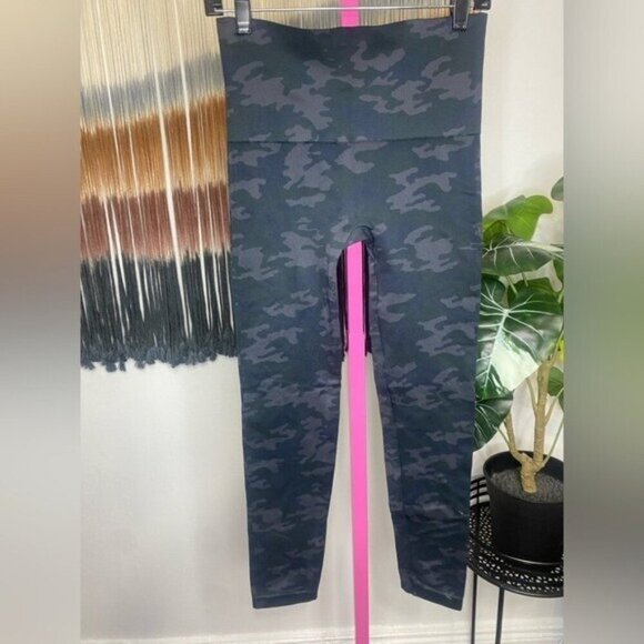 SPANX Seamless Leggings Core & Tummy Control for Shaping - Picture 6 of 10